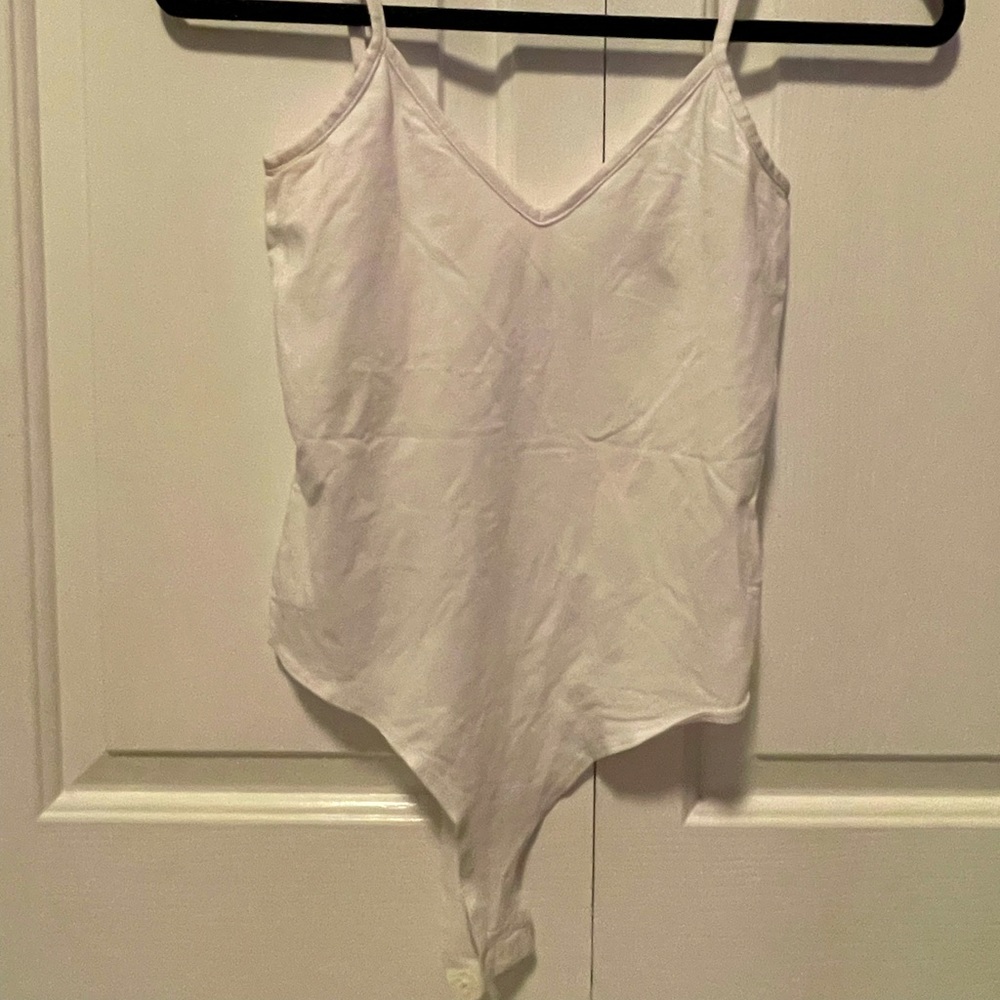 NWOT Bodysuit!🇬🇧Basic white v-neck thong bodysuit